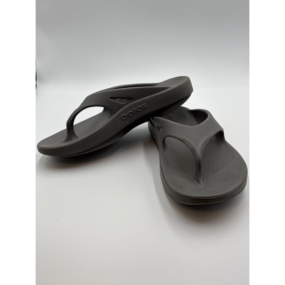 OOFOS OOLala Recovery Sandals Tongs Flip Flop Men 7 Women 8 Gray